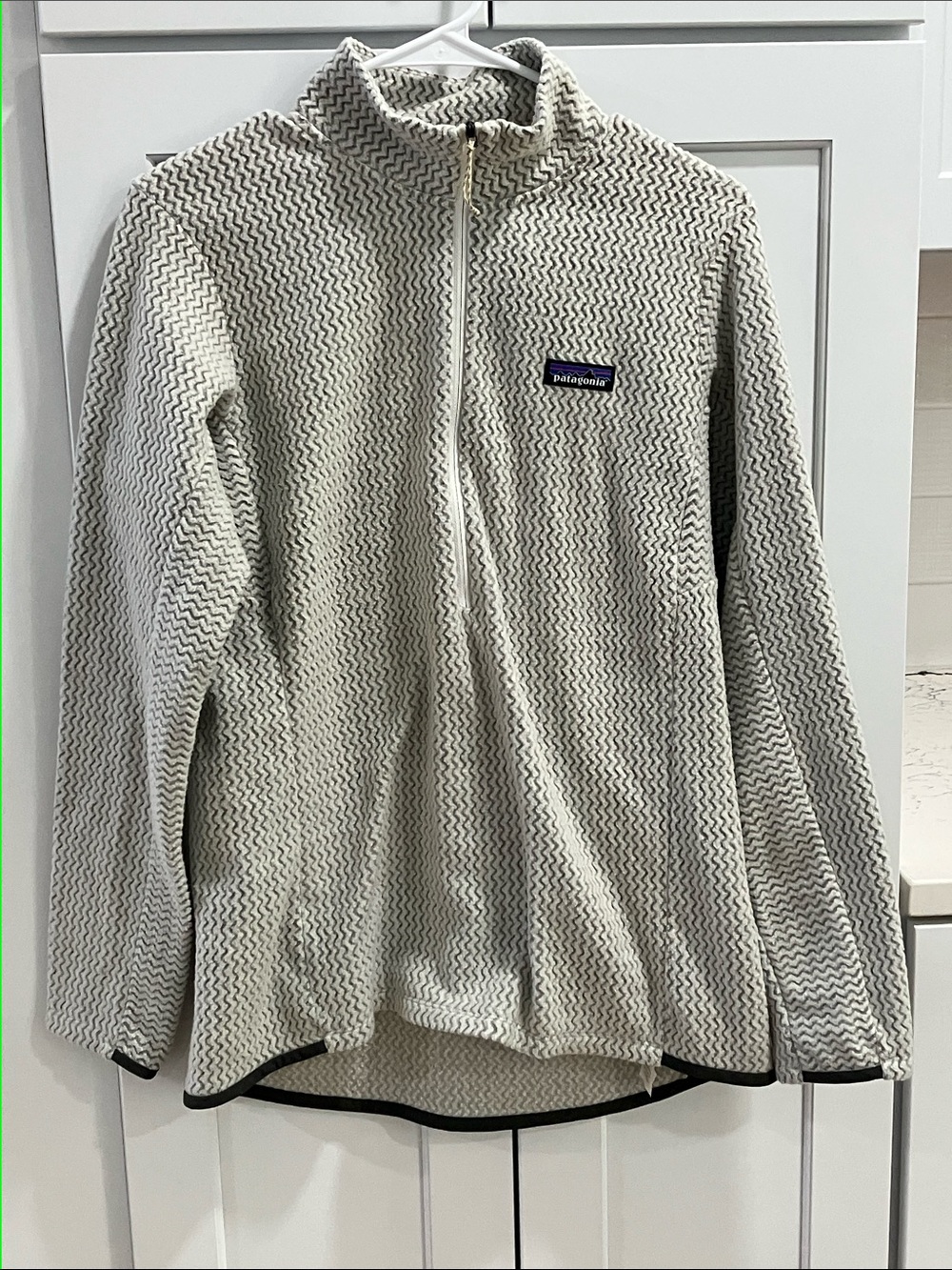 Patagonia Women's R1 Air Zip-Neck Fleece Pullover White Zig Zag